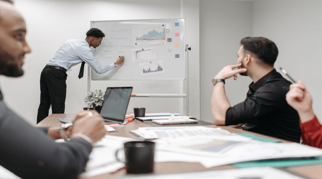 تعلم مهارات العرض والتقديم